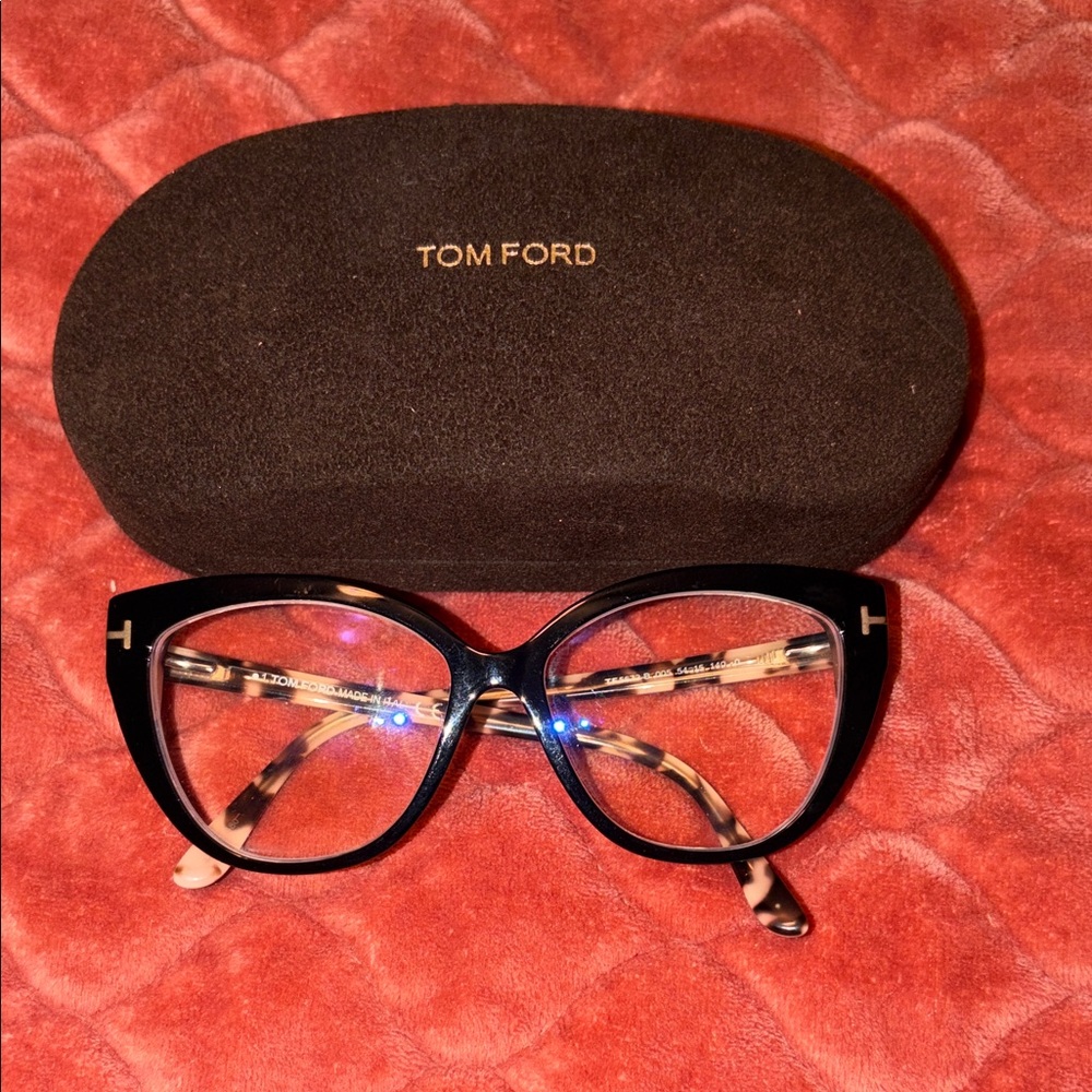 Tom Ford Black Cat-Eye Frame
